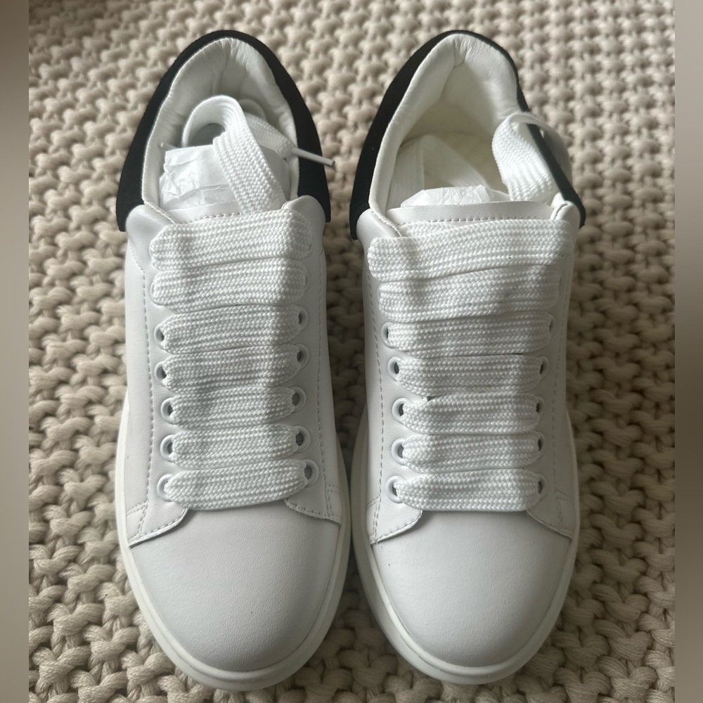 Women’s Sneakers size 6.5
